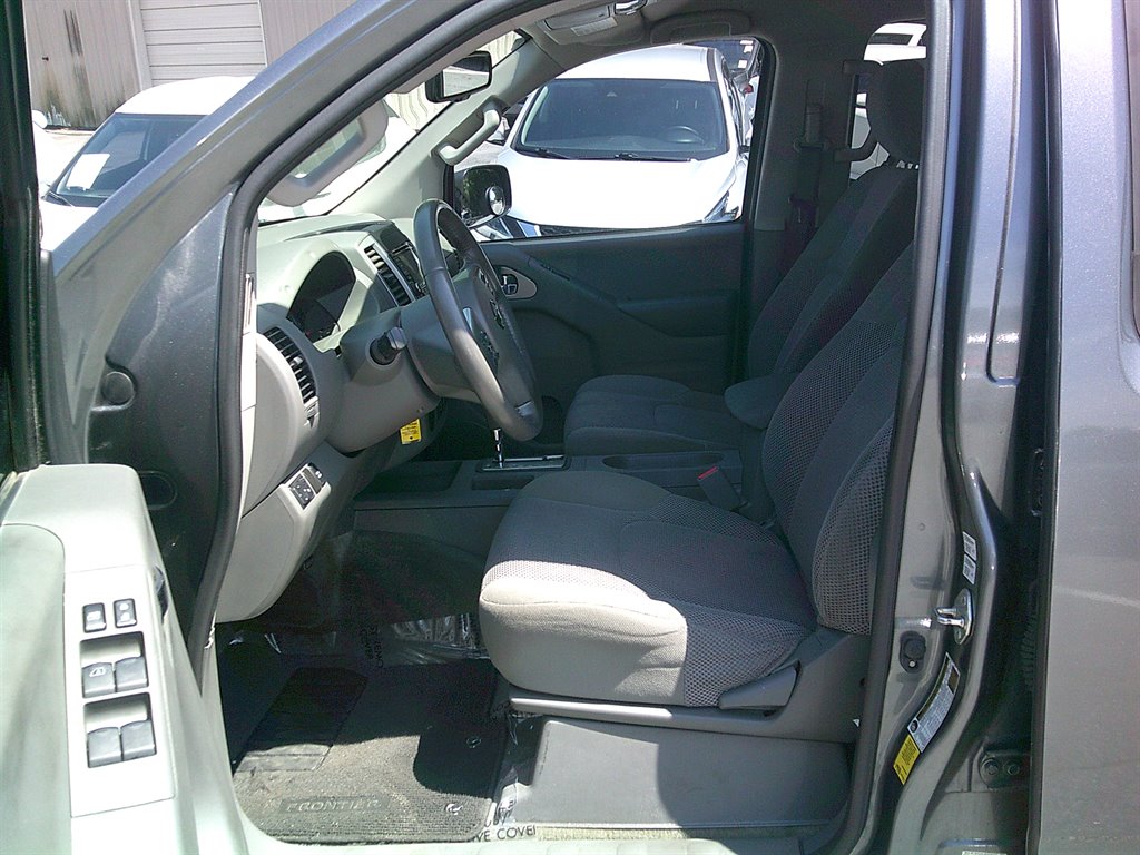 2017 Nissan Frontier SV - Photo 8