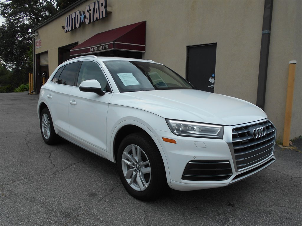 2020 Audi Q5 45 Titanium quattro S tronic Premium's photo